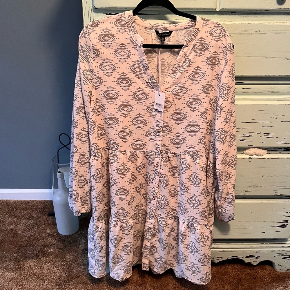 Simply Southern White and Gray Patterned Button Up Dress. Size XL, NWT.